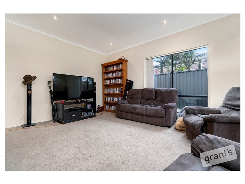 9 Paxton Link, Pakenham VIC 3810
