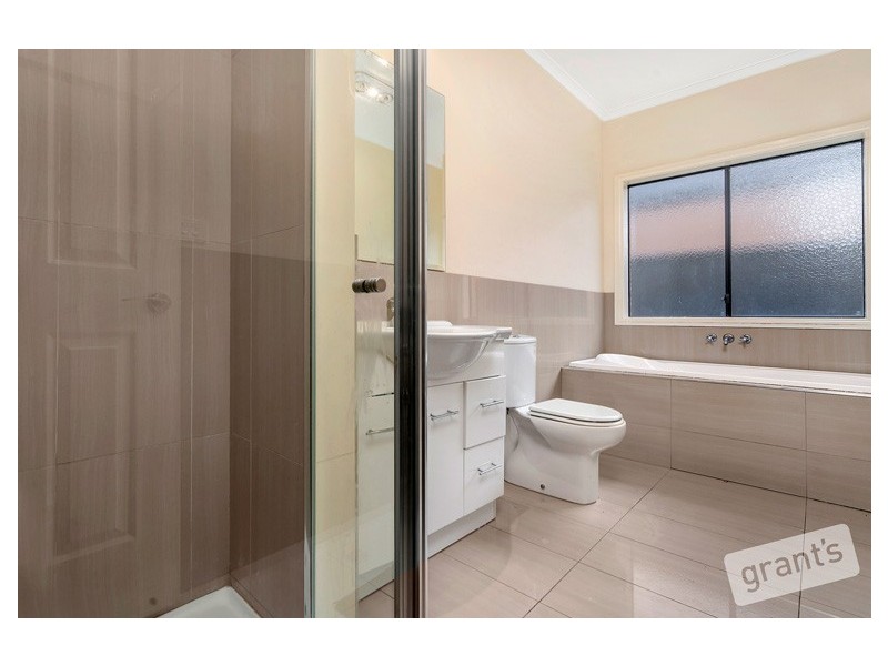 9 Paxton Link, Pakenham VIC 3810