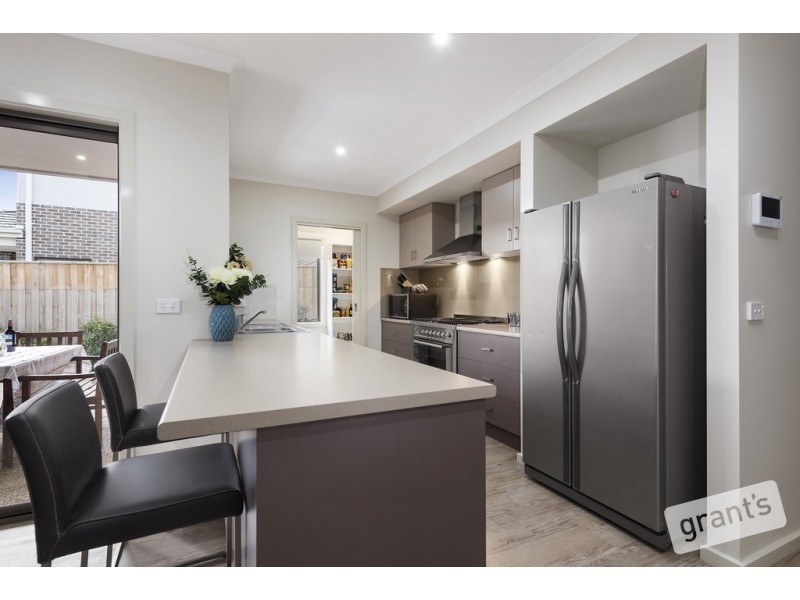 17 Renishaw Drive, Officer VIC 3809