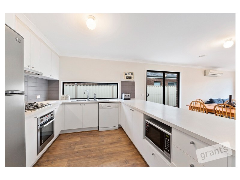 16 Unicorn Street, Pakenham VIC 3810
