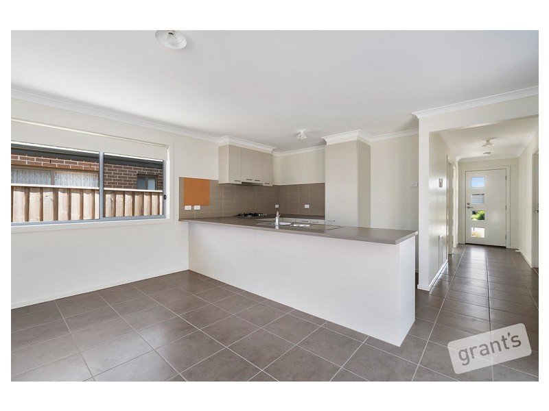 11 Hampshire Street, Officer VIC 3809