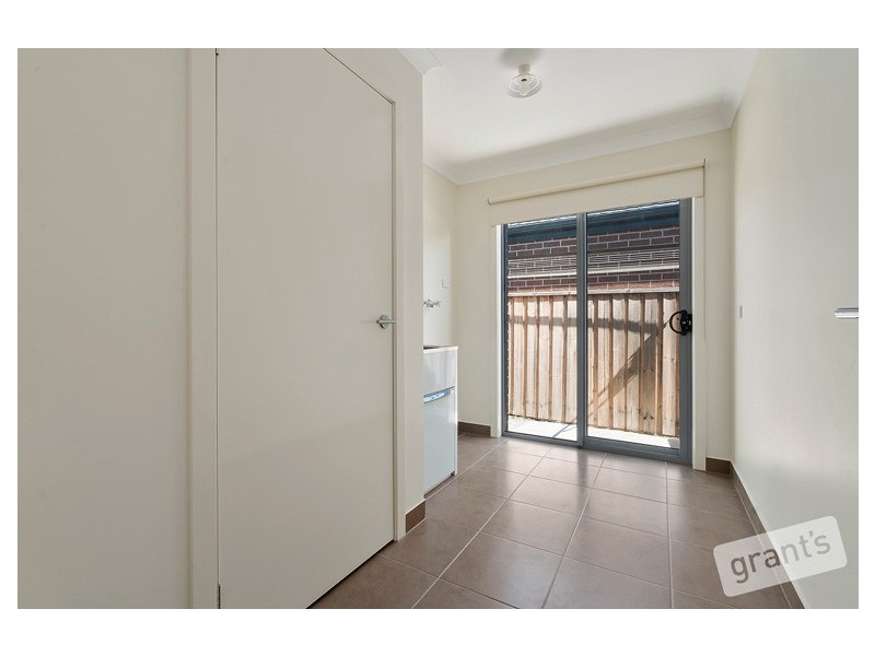 11 Hampshire Street, Officer VIC 3809