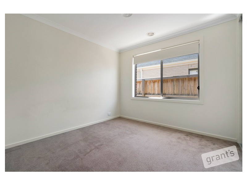 11 Hampshire Street, Officer VIC 3809