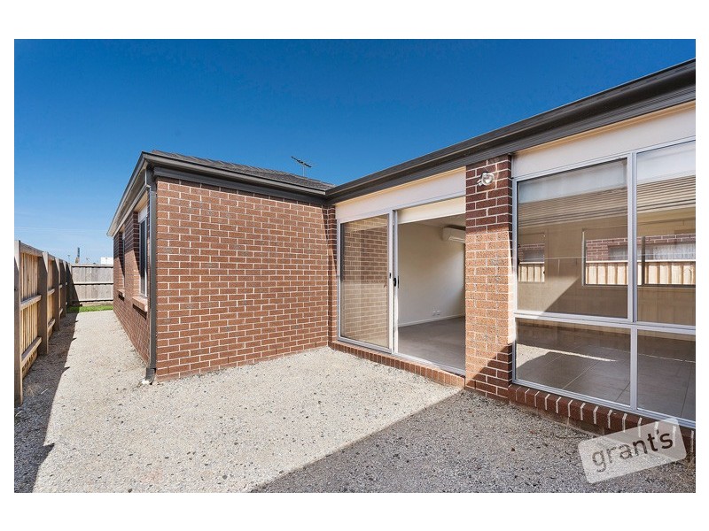 11 Hampshire Street, Officer VIC 3809