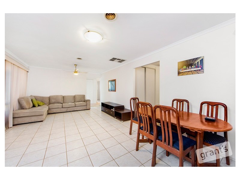 49 Sneddon Drive, Narre Warren South VIC 3805