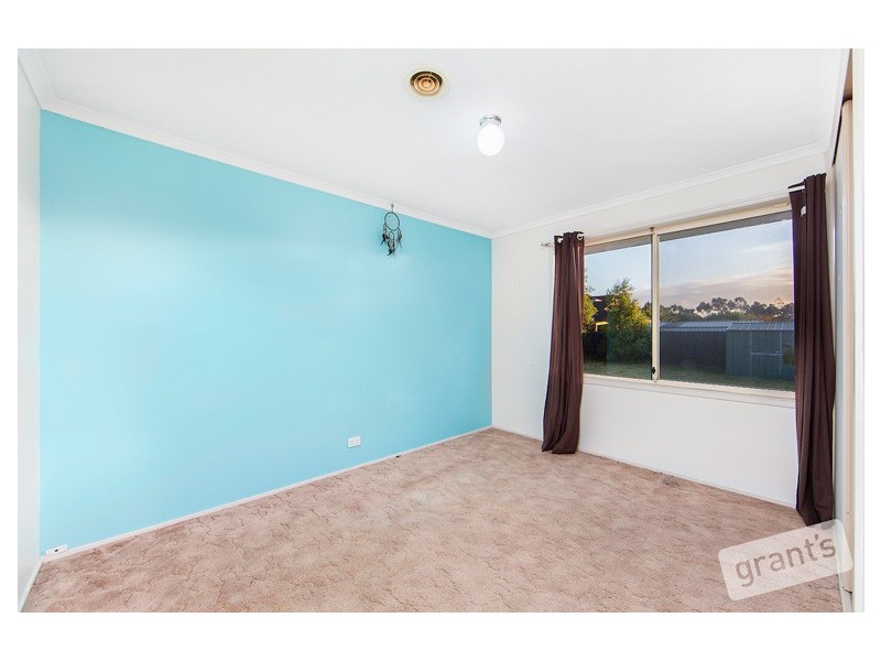 49 Sneddon Drive, Narre Warren South VIC 3805