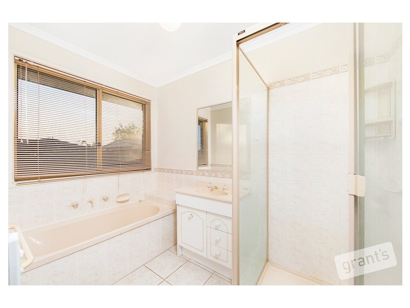 49 Sneddon Drive, Narre Warren South VIC 3805