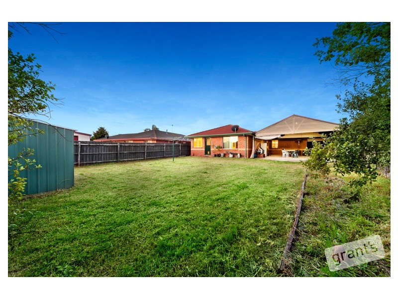 49 Sneddon Drive, Narre Warren South VIC 3805