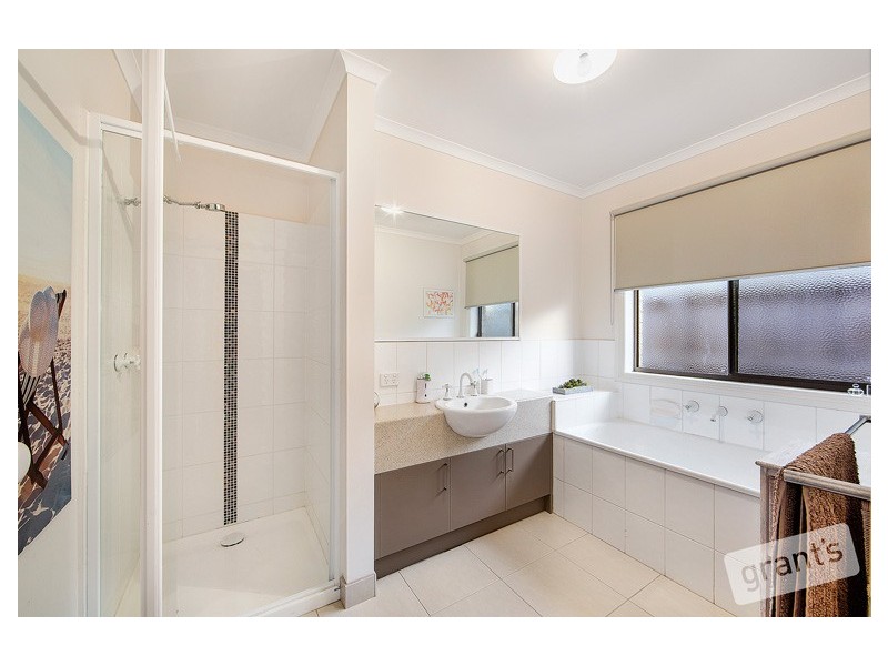 51 Sandalwood Drive, Pakenham VIC 3810