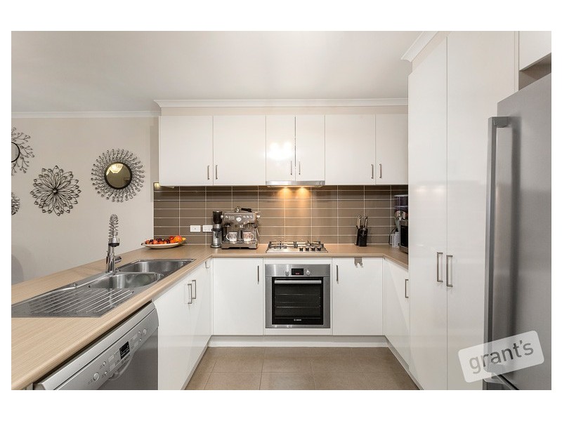 24 Discovery Street, Pakenham VIC 3810