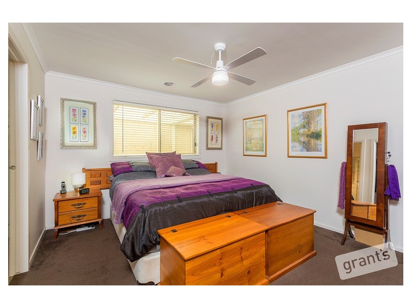 24 Discovery Street, Pakenham VIC 3810