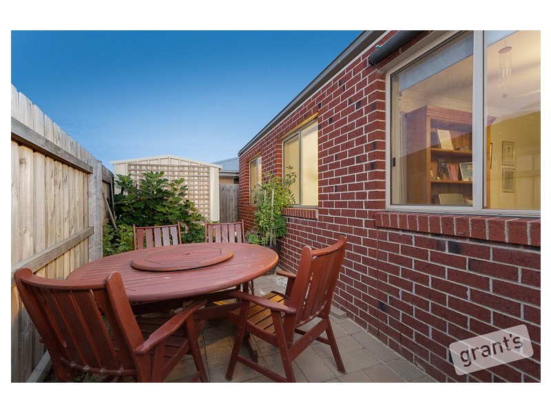 24 Discovery Street, Pakenham VIC 3810