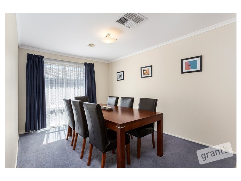 5 Opal Court, Skye VIC 3977