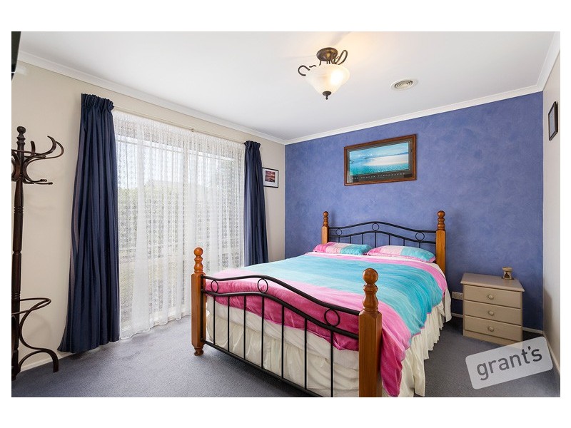 5 Opal Court, Skye VIC 3977