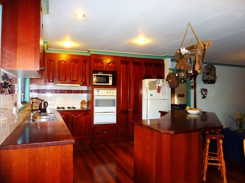 42  Leigh Drive, Pakenham VIC 3810