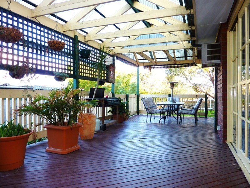 42  Leigh Drive, Pakenham VIC 3810