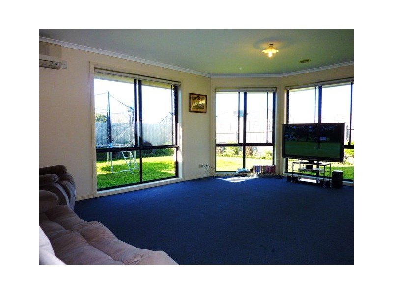 114 McGregor Road, Pakenham VIC 3810