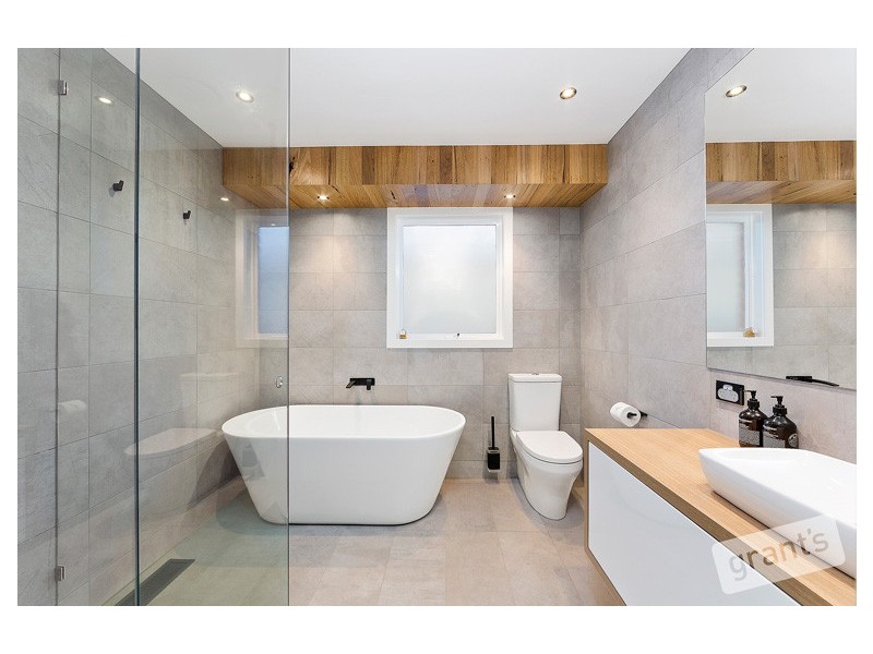 11 Nathan Court, Pakenham VIC 3810