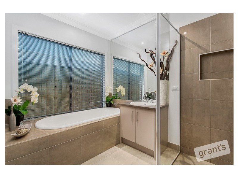 44 Grandvue Boulevard, Officer VIC 3809