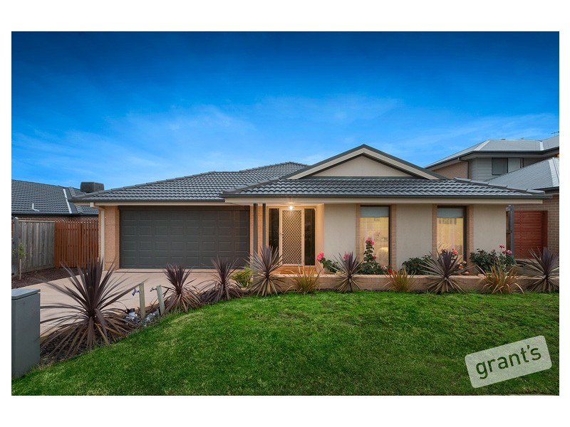 71 Harrison Way, Pakenham VIC 3810