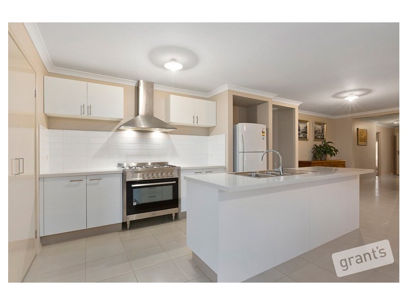 71 Harrison Way, Pakenham VIC 3810