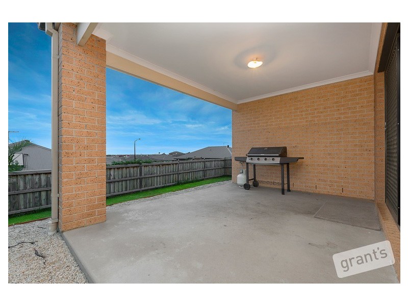 71 Harrison Way, Pakenham VIC 3810
