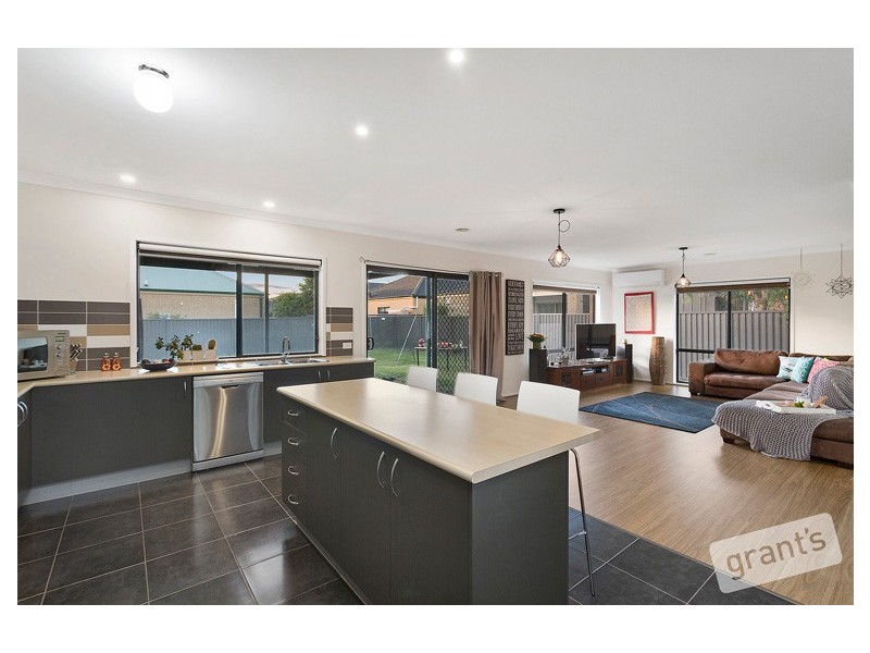 2 Sarton Link, Pakenham VIC 3810