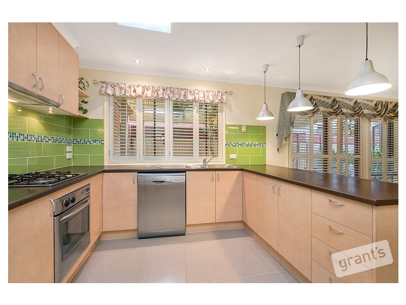 8 Catherine Place, Pakenham VIC 3810