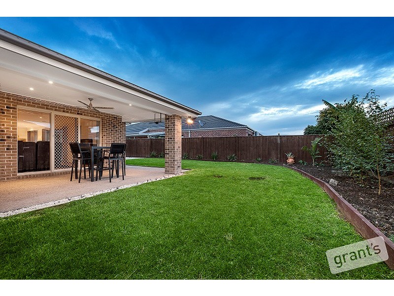17 Vanessa Circuit, Pakenham VIC 3810