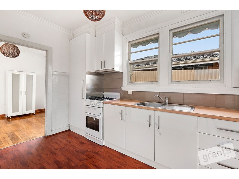 2/83 Jones Road, Dandenong VIC 3175