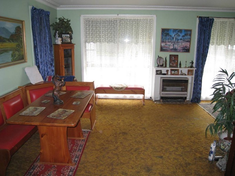 12 Coomoora Road, Springvale South VIC 3172