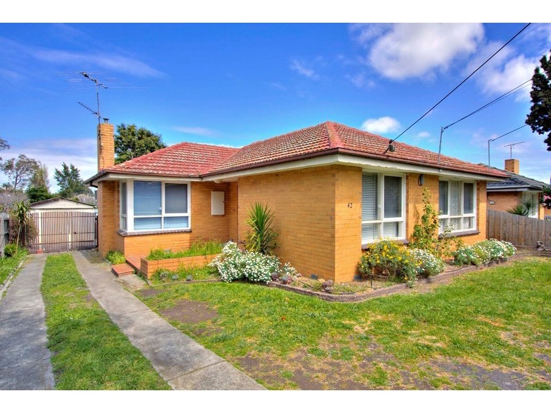 42 Sharon Road, Springvale South VIC 3172