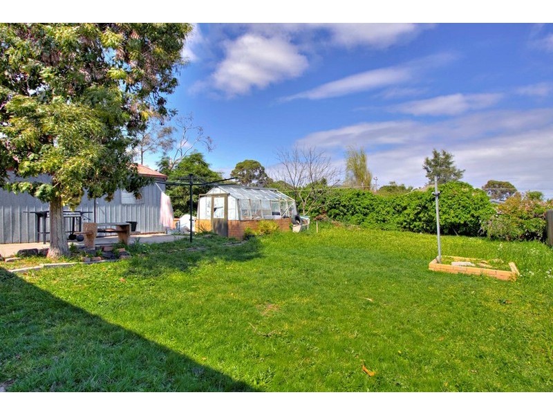 42 Sharon Road, Springvale South VIC 3172