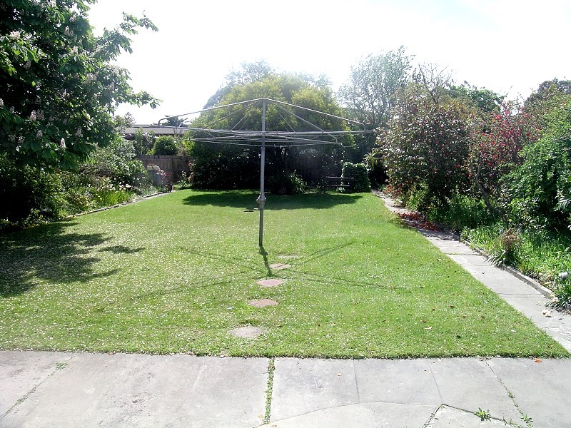 15 Lenore Street, Springvale VIC 3171