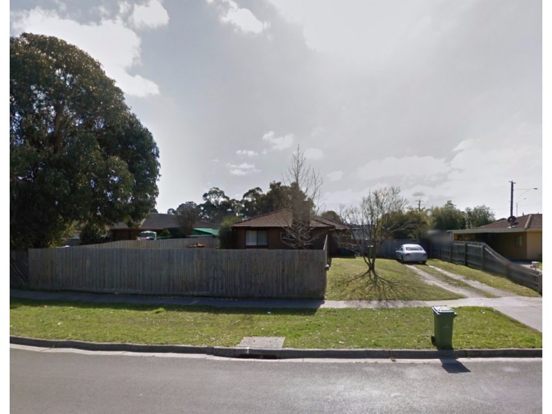 4 Cunningham Crescent, Pakenham VIC 3810