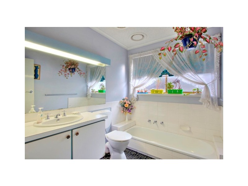 4 Wembley Court, Springvale South VIC 3172