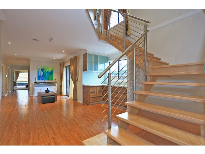 4 Clovelly Way, Officer VIC 3809