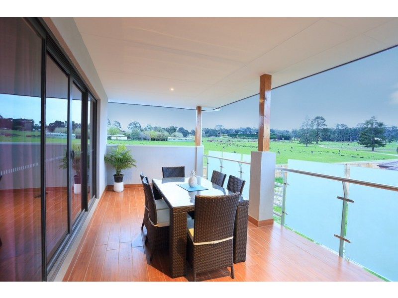 4 Clovelly Way, Officer VIC 3809