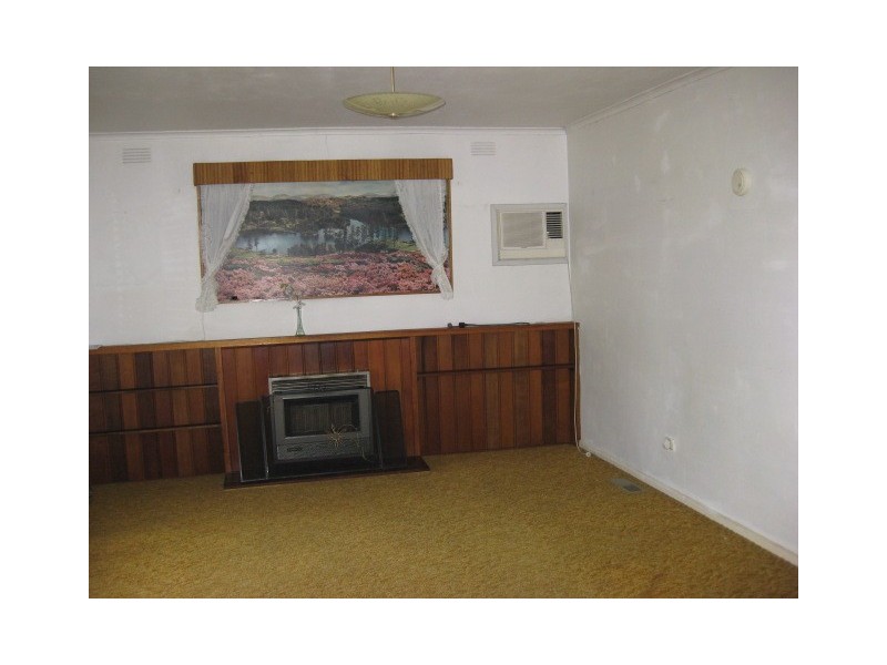 13 Lee Avenue, Springvale VIC 3171