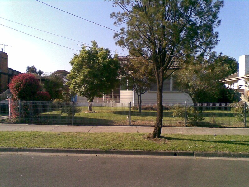 13 Lee Avenue, Springvale VIC 3171