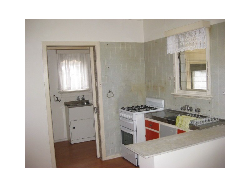 13 Lee Avenue, Springvale VIC 3171