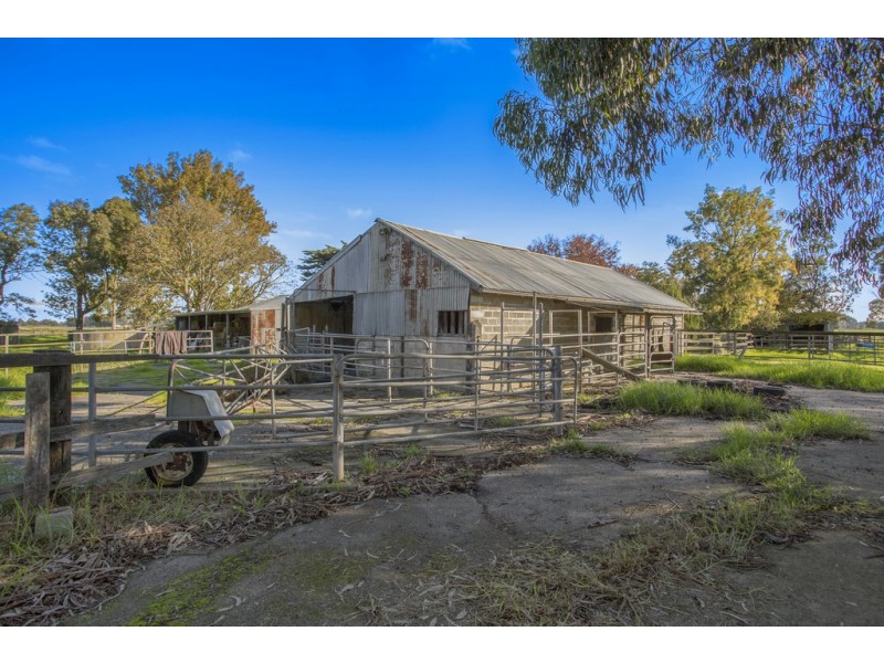 125 Scanlons Drain Road, Bayles VIC 3981