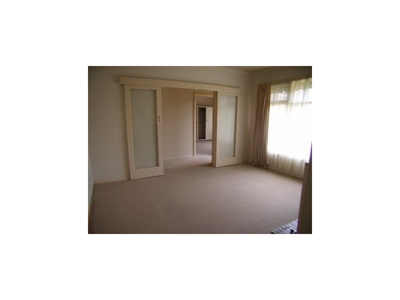 16 Glendale Road, Springvale VIC 3171