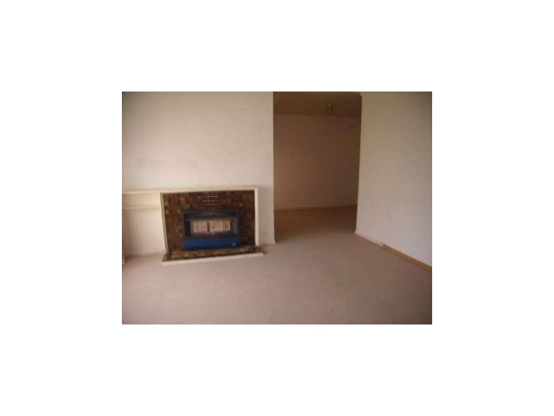 16 Glendale Road, Springvale VIC 3171