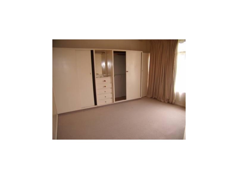 16 Glendale Road, Springvale VIC 3171