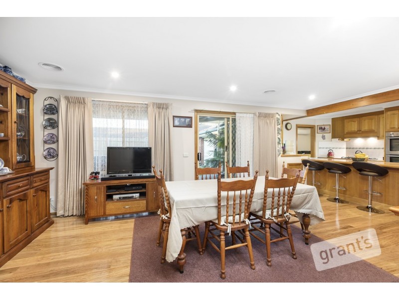 2 Jan Maree Court, Pakenham VIC 3810