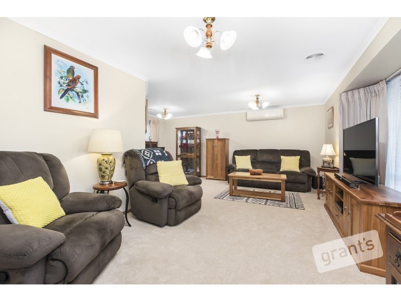 2 Jan Maree Court, Pakenham VIC 3810