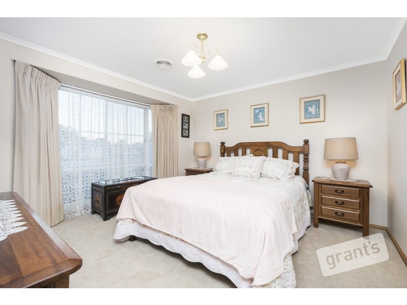 2 Jan Maree Court, Pakenham VIC 3810