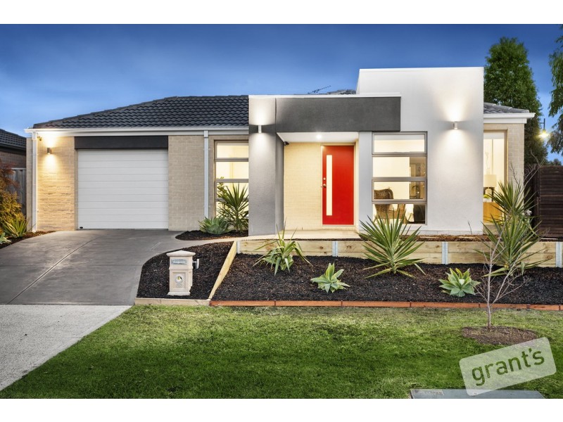 82 Gallery Way, Pakenham VIC 3810