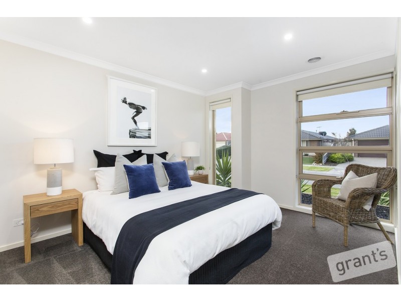 82 Gallery Way, Pakenham VIC 3810